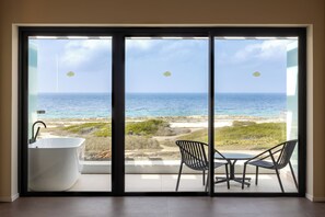 Preferred Club Junior Suite Superior Ocean View King | Terrace/patio