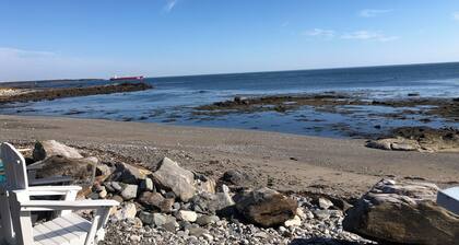 Oceanfront 1-bedroom condo with Deck Views in Rye