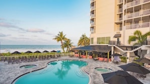 Pool - Ocean/Pool View 703- Relax and recharge at Fort Myers Beach (Fort Myers Beach)