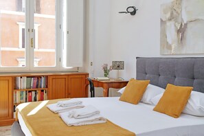 4 bedrooms - 4bnb - Spacious Gracchi Apartment (Rome)
