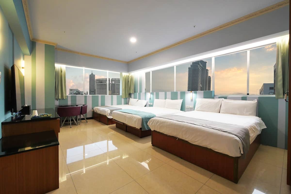 Family Room, City View