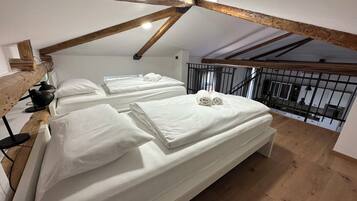 Leilighet – panorama, 2 soverom, sjøutsikt | 2 soverom, lydisolert og wi-fi (inkludert)