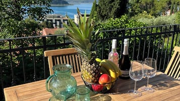 Leilighet – panorama, 2 soverom, sjøutsikt | Terrasse/patio