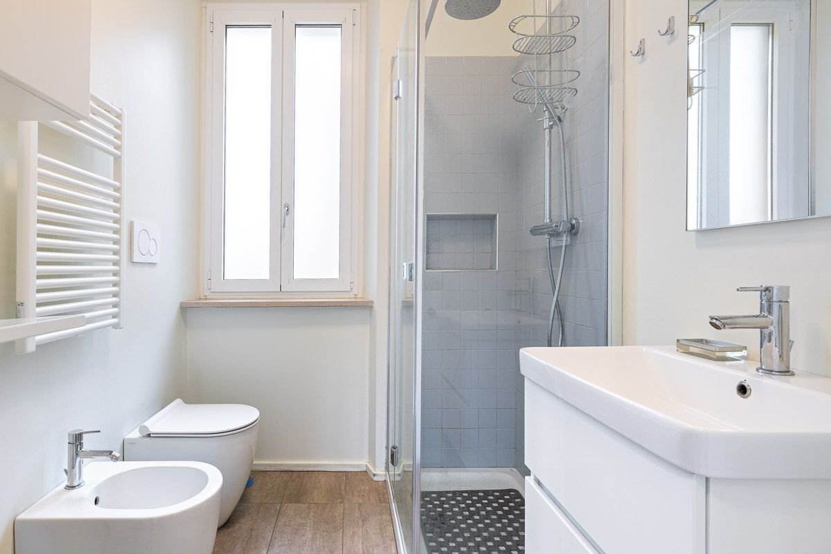 Doccia, asciugacapelli, bidet, asciugamani