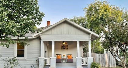 Charming Family Home Near Downtown & Zoo | 4BR 2BT