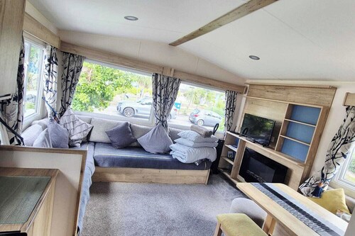 2 Bed-sleeps 6-pets-private - Parking sea 3mins