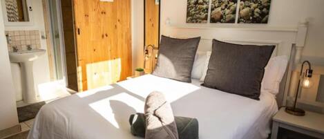 Apartment, 1 Bedroom, Smoking, Patio | Interior