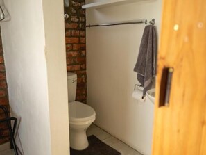 Apartamento, 1 habitación, fumadores, patio | Baño | Papel higiénico