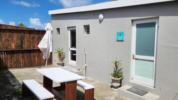 Apartment, 1 Bedroom, Smoking, Patio | Property entrance
