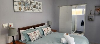 25 ON Main Struisbaai