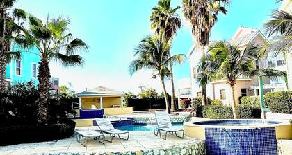 East End Paradise Villas 4Bd3.5B-Private Beach-On the Water-w/ Sea Level Studio