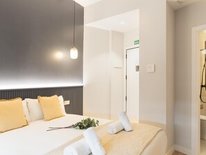 1 bedroom, iron/ironing board, Internet