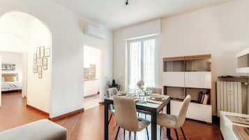 Bloc d'apartaments | 1 dormitori, roba de llit d'alta qualitat i cobrellits