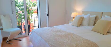 3 bedrooms, in-room safe, iron/ironing board, travel crib