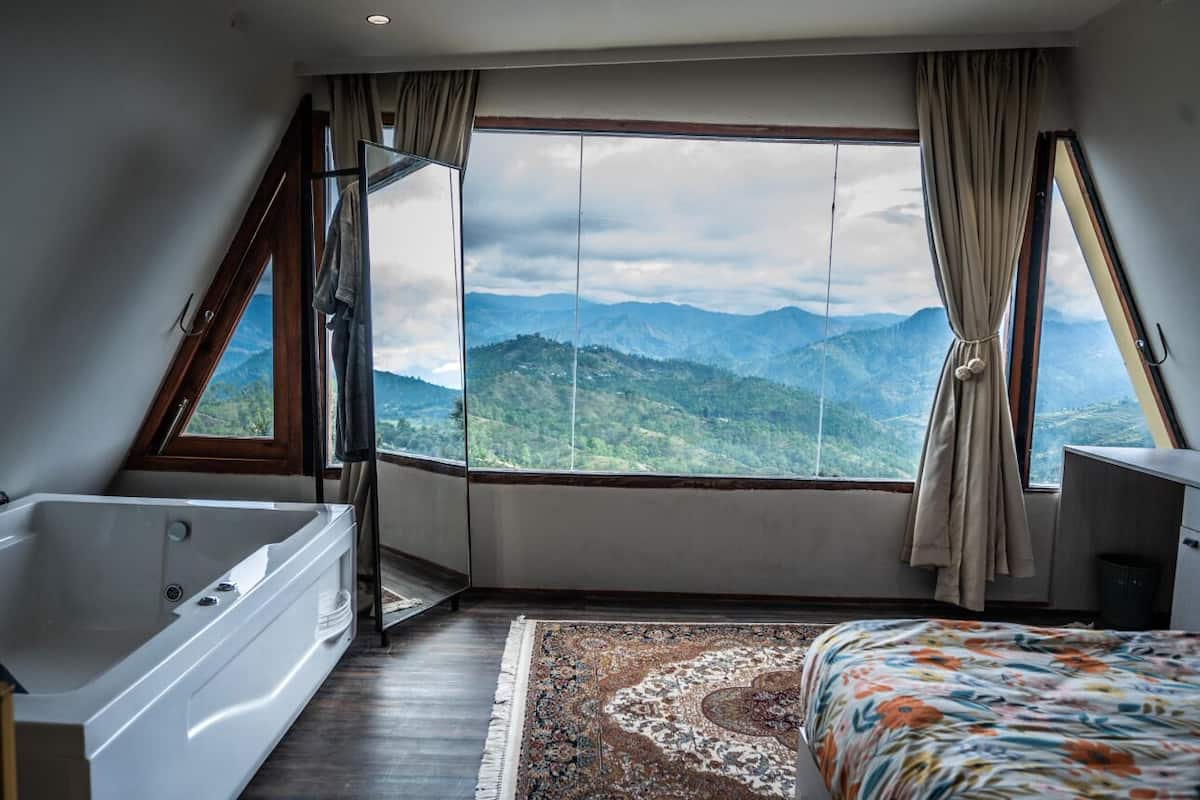 Suite monolocale Luxury | Materassi Select Comfort, con arredamento individuale, una scrivania