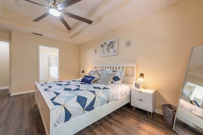 4 Schlafzimmer, Bügeleisen/Bügelbrett, Reisekinderbett, WLAN