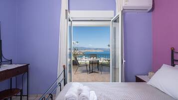 Comfort House, Sea View | 4 bedrooms, blackout drapes, soundproofing, iron/ironing board