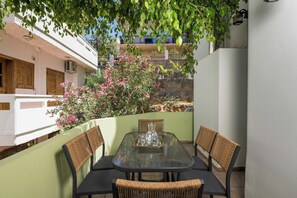 Outdoor dining - Mystique Sunset View (Chania)