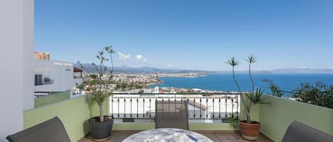 Comfort House, Sea View | Balcony