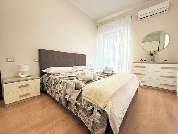 1 bedroom, iron/ironing board, travel crib, WiFi