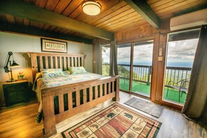 4 bedrooms, desk, free WiFi, bed sheets