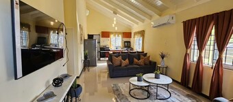 NEW LISTING! Charming 2-bedroom house in marvelous St.Bran's Burg with AC, WiFi