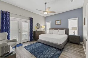 3 室のベッドルーム、アイロン / アイロン台、旅行用ベビーベッド、WiFi (無料)