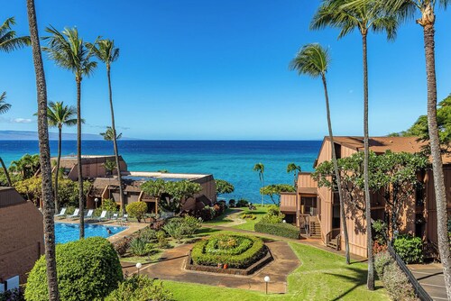 Stunning 2BR Ocean View Condo at Kuleana Resort