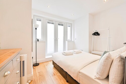 GuestReady - Contemporary home in Chiswick