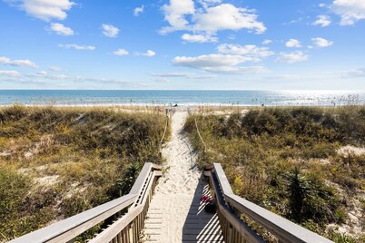 Sound of the Sea 303W - 1BR Ocean Front - Just Renovated!!