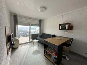 Interior - Spectacular sea view studio apartment on Av-64 (Roses)