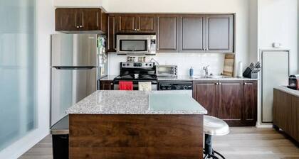 2-Bedroom Downtown Toronto Home Available (Free Parking): Custom Rental Terms