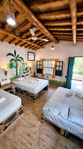 Tayrona Cabana at Chévere Beach: Ocean Views and Tropical Serenity