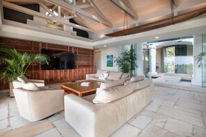 Interior - Canoe House: New Listing! 4 Minutes to Private Beach Club (Kamuela)