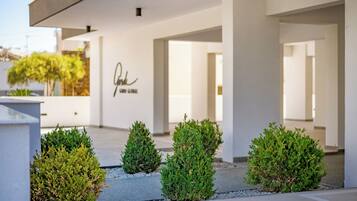 Apartment, 2 Bedrooms, Balcony, City View | Front of property