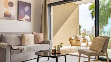 Apartamento, 2 quartos, sacada, vista para a cidade | Sala de estar