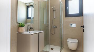 Apartment, 2 Bedrooms, Balcony, City View | Bathroom