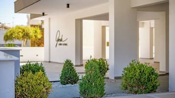 Fachada de la propiedad