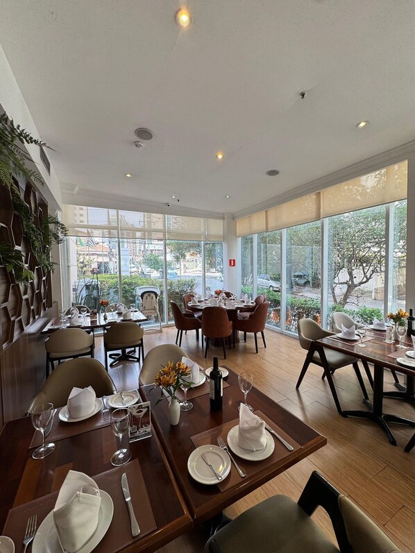 Apartment | Tempat makan