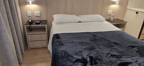 Apartment | Blackout curtains, iron/ironing board, free WiFi