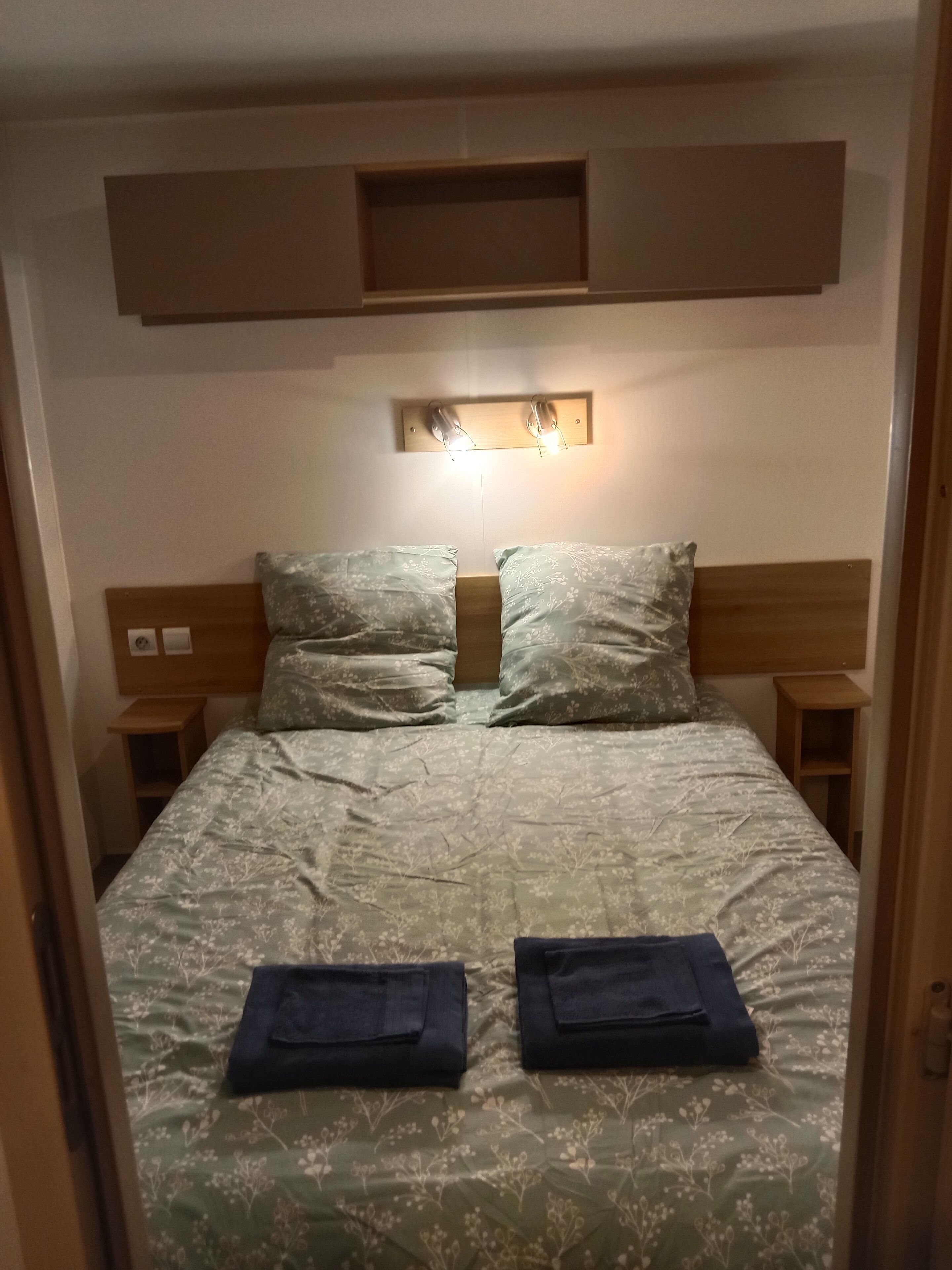 3 多间卧室、熨斗/熨衣板、WiFi、床单