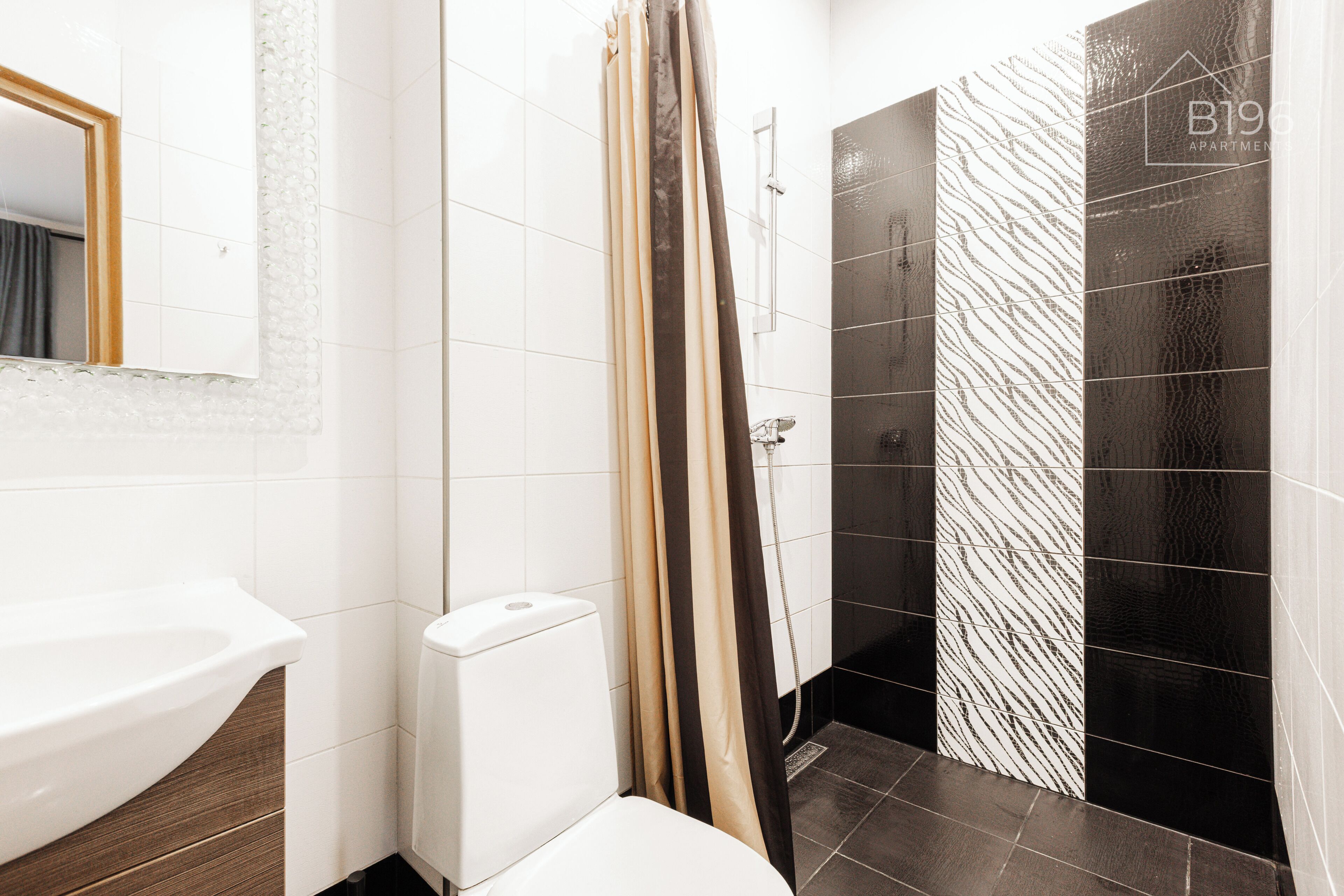 Apartment Nr 16 | バスルーム | シャワー、タオル、石鹸、トイレットペーパー