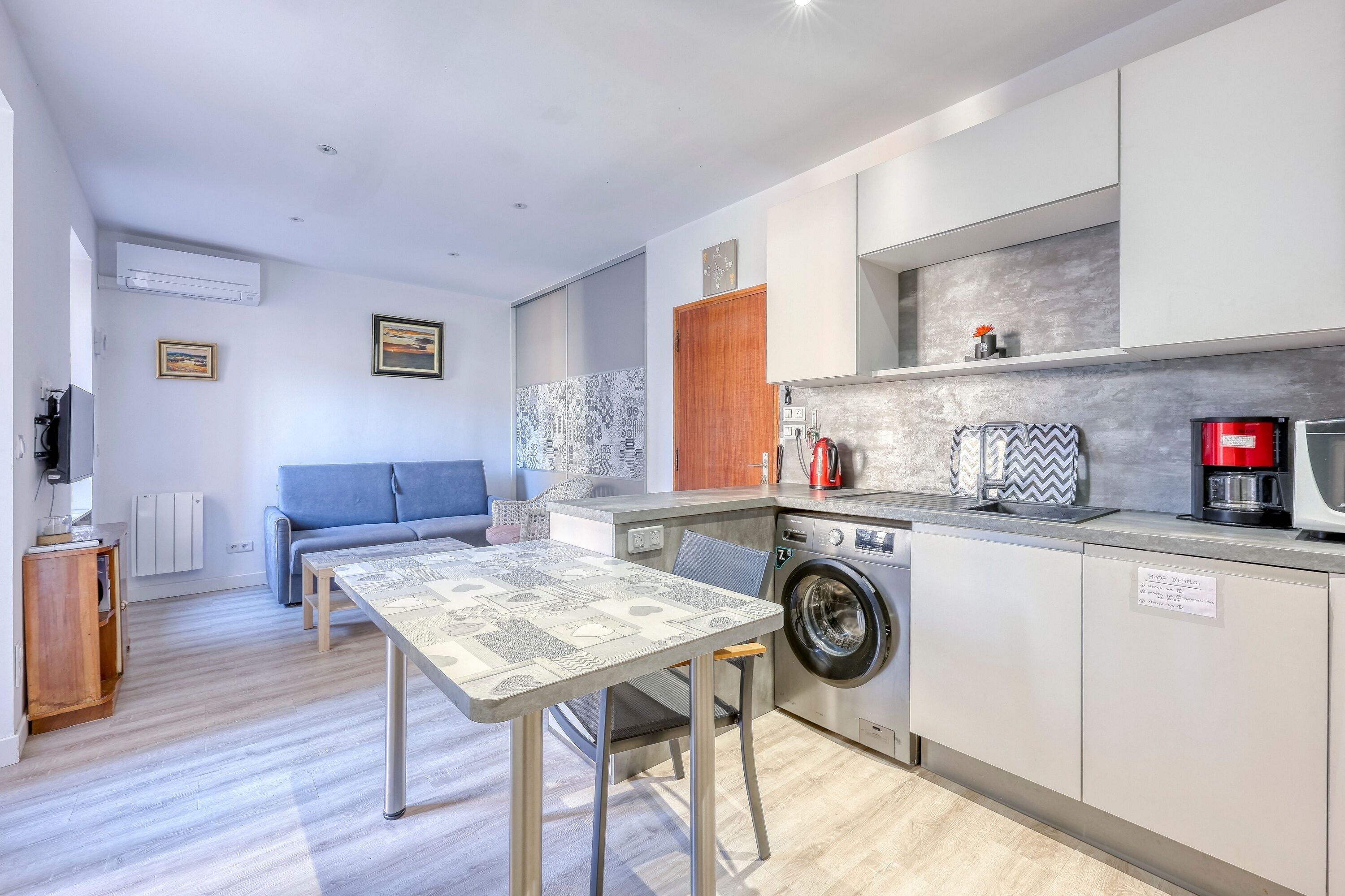 Fridge, microwave, dishwasher, coffee/tea maker