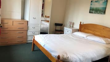 1 bedroom, free WiFi, bed sheets