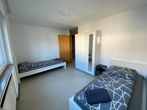 nJoy! Monteurhaus in Altbach mit Garten & Balkon