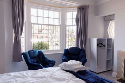 Lovely,Cosy Beachside Cottage 1 - Perfect Location