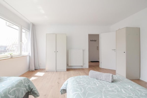 3 bedrooms, WiFi, bed sheets