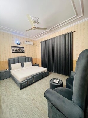 豪華雙人房 | 熨斗/熨衣板、免費無線上網