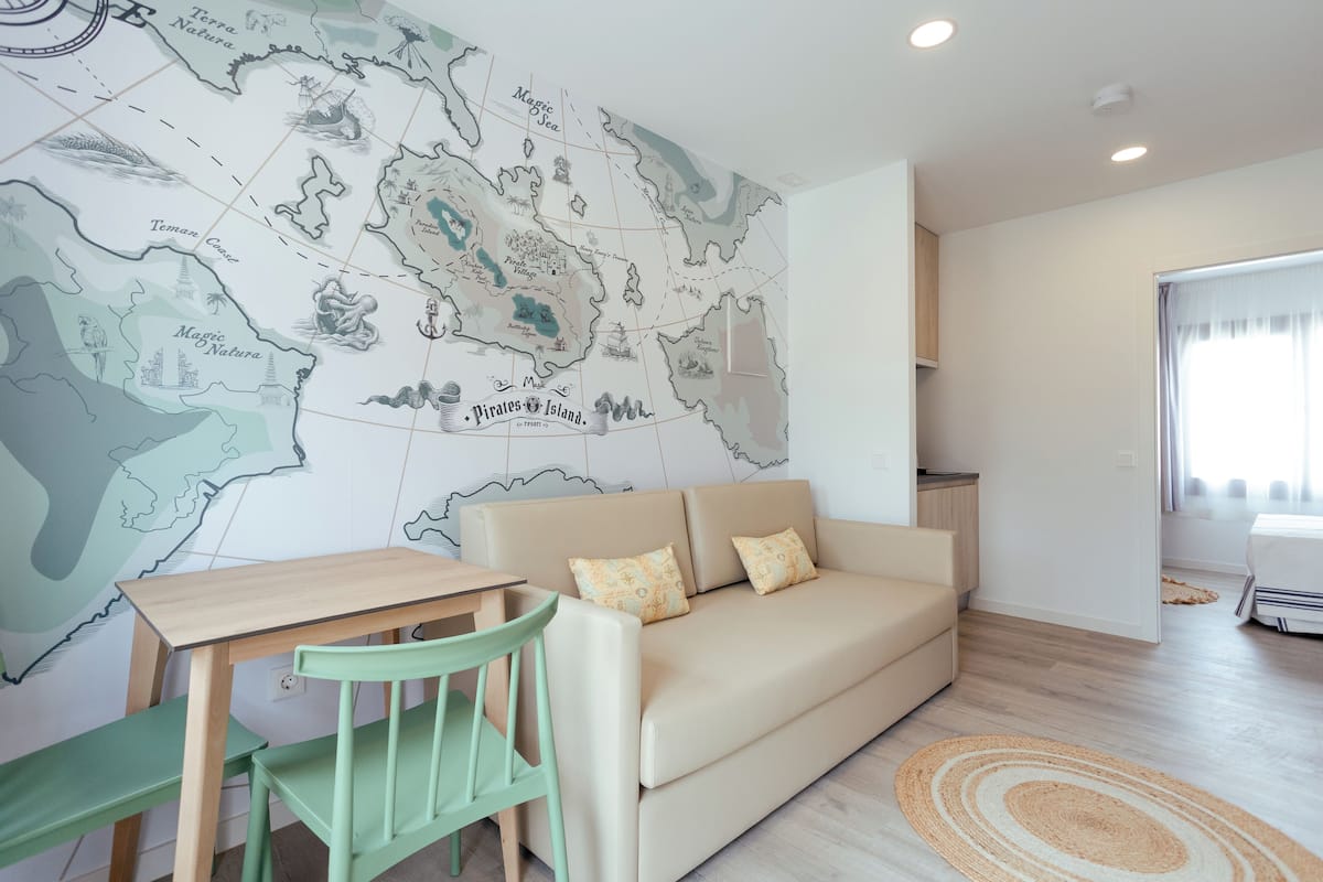 1 bedroom, in-room safe, free WiFi