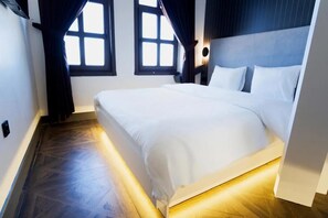 Kamar Triple Comfort, pemandangan laut | Meja kerja, ruang kerja ramah laptop, dan Wi-Fi gratis